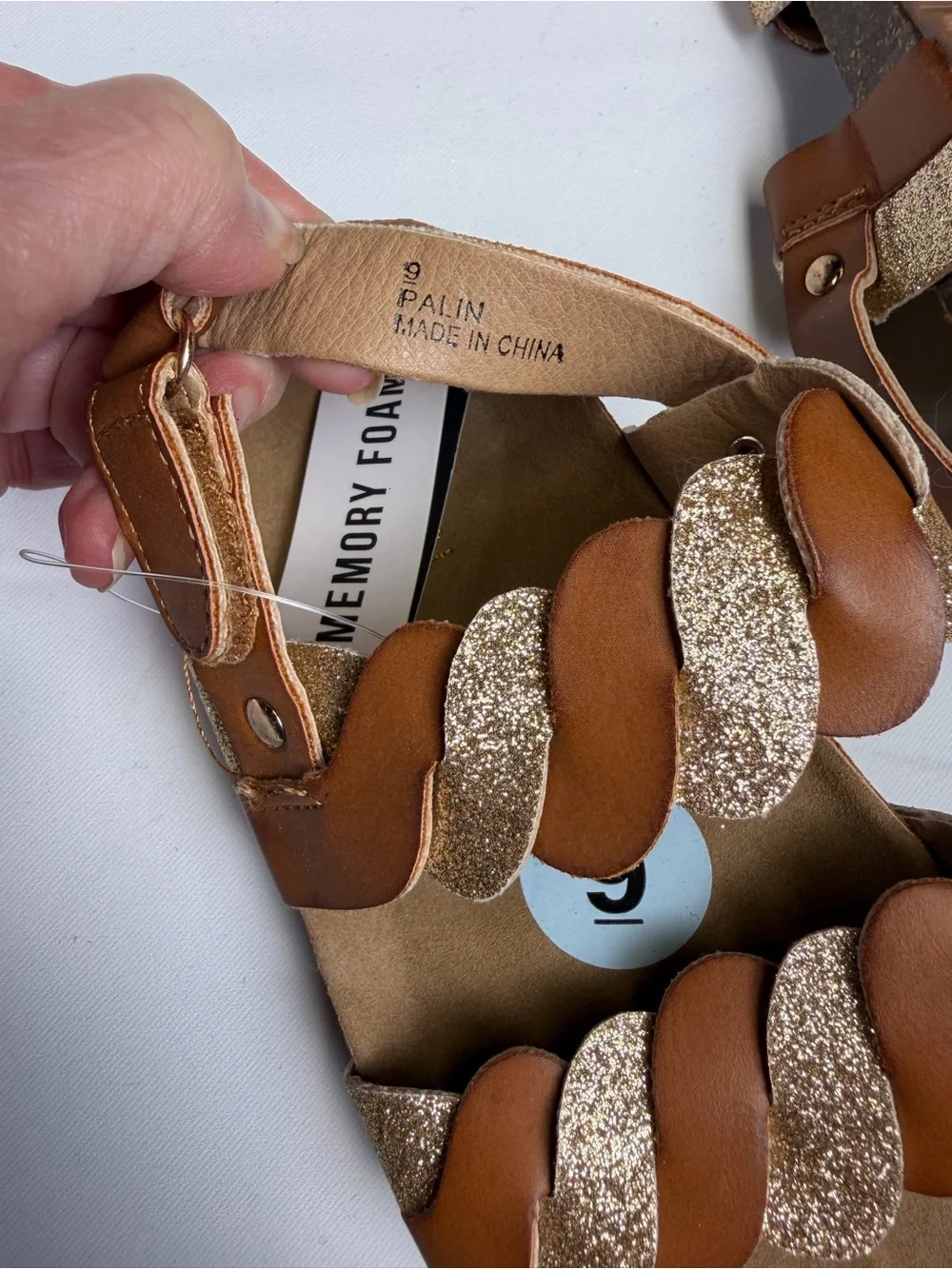 Tahari Girls  Brown & Gold Glitter Braided Sandals Memory Foam / NWT size 9